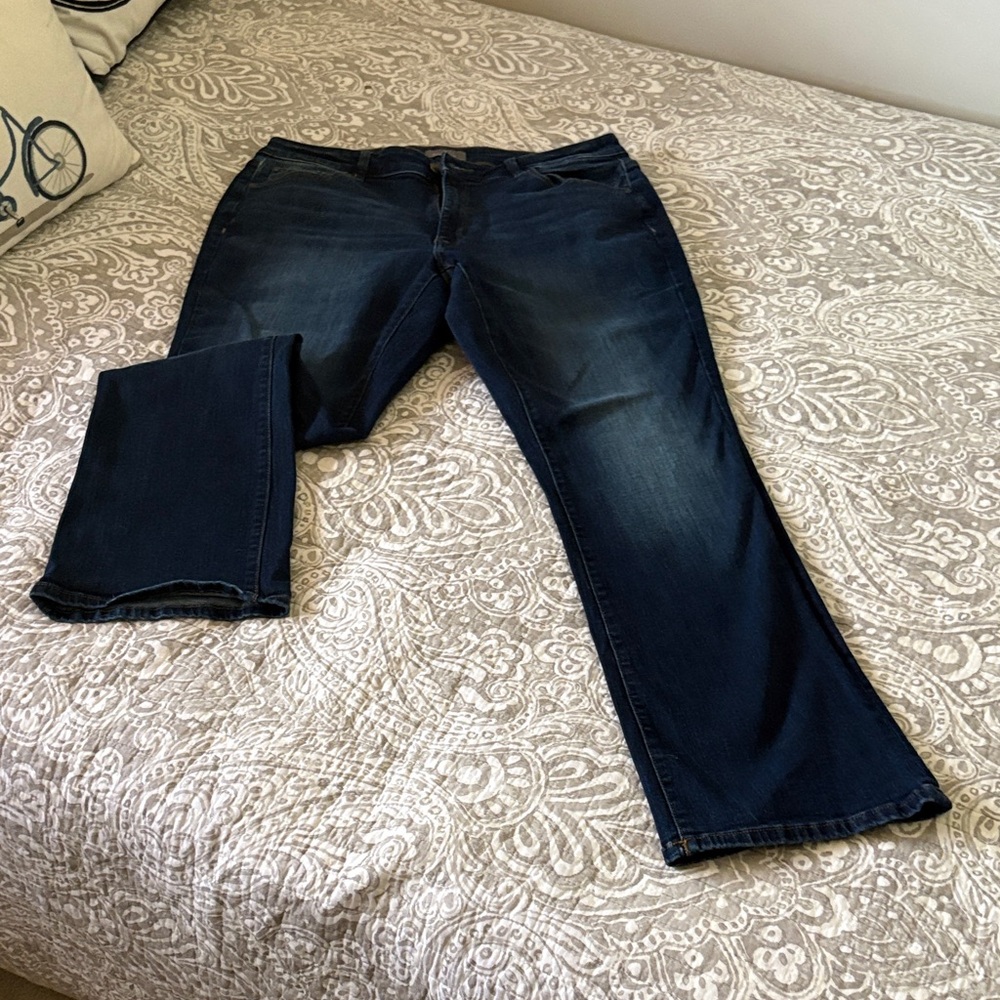 DL1961 Women's Straight Leg Jeans in Dark Indigo Blue